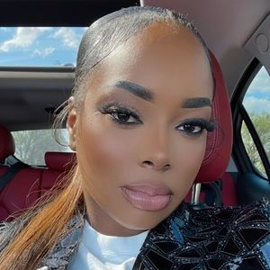 Meet your Posher, Domonique